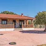 Chalet Pet-friendly Con Piscina Y Patio Privado Valverde de Merida