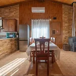 Pet-friendly Con Piscina Y Patio Privado Chalet