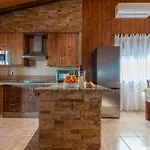 Pet-friendly Con Piscina Y Patio Privado *