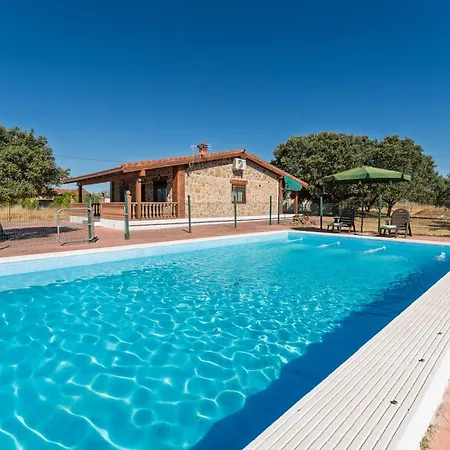 Pet-friendly Con Piscina Y Patio Privado